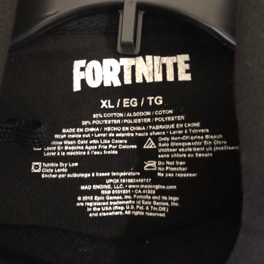 Fornite Men’s Hoodie Sweater. - Picture 7 of 7